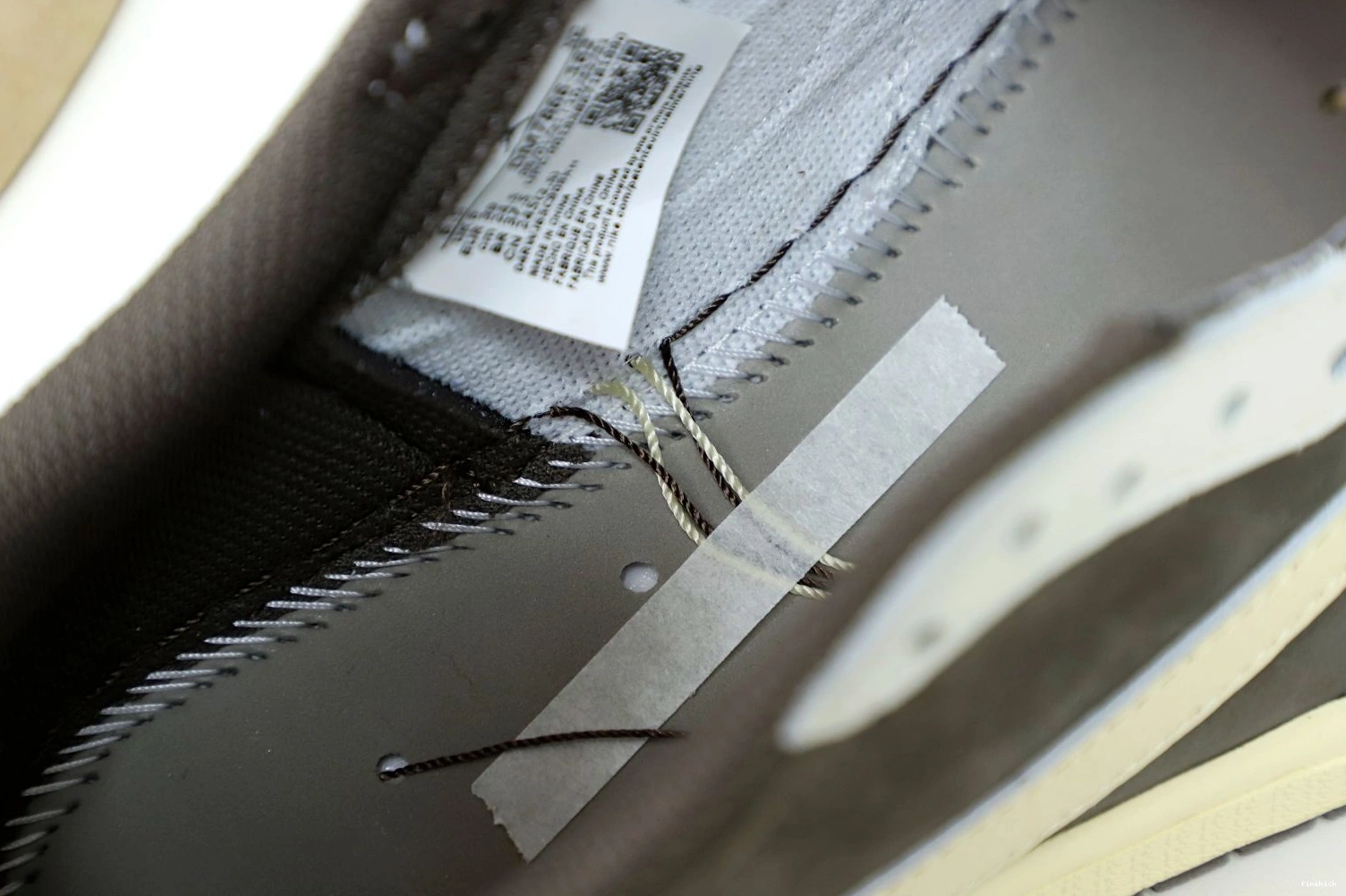 TRAVIS REVERSE LOW OG AIR MOCHA X SCOTT 1 JORDAN 0228